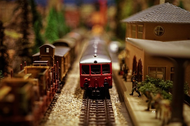 model-train-1146828_640 Creating lasting childhood memories with your children, nieces, nephews, or grandchildren