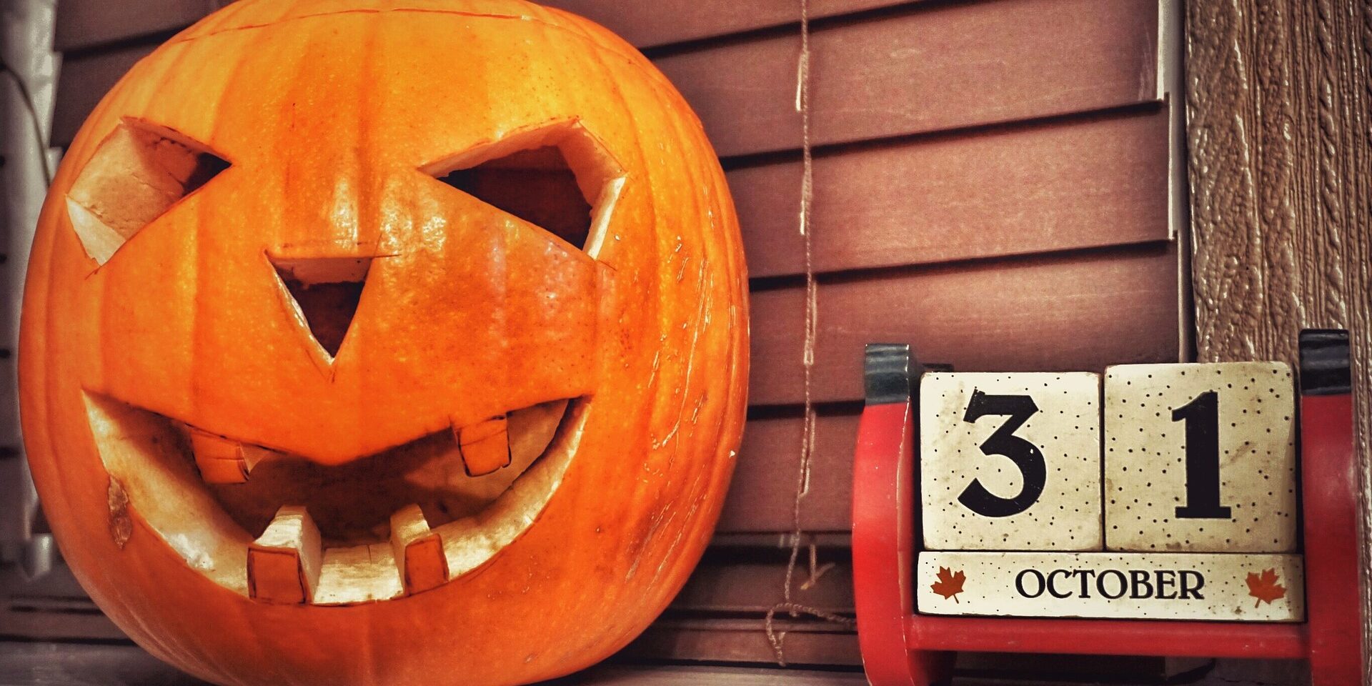 Quick and Easy Outdoor Halloween Decorations